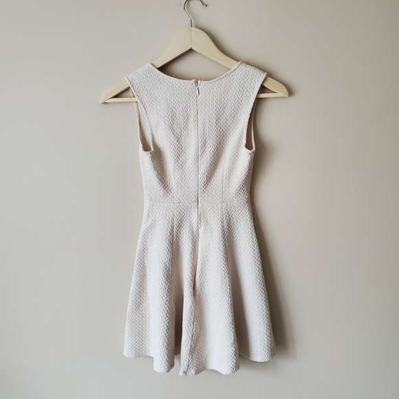 Pins and Needles Dress - Picture 4 of 5